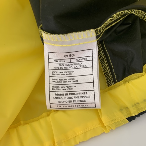 Never Worn Nike Unisex Full Zip Rain Coat - Picture 7 of 9